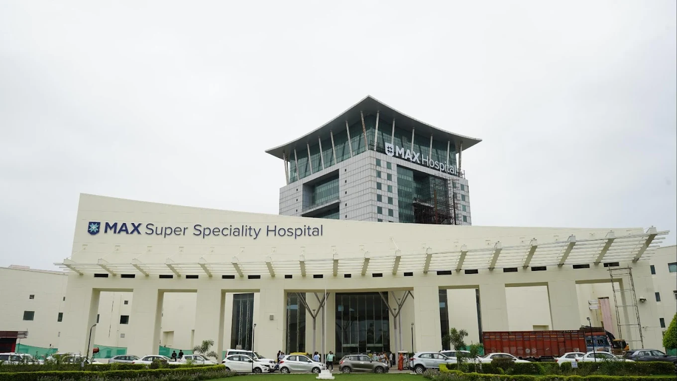 Max Super Speciality Hospital Lucknow hospital photos and images 1